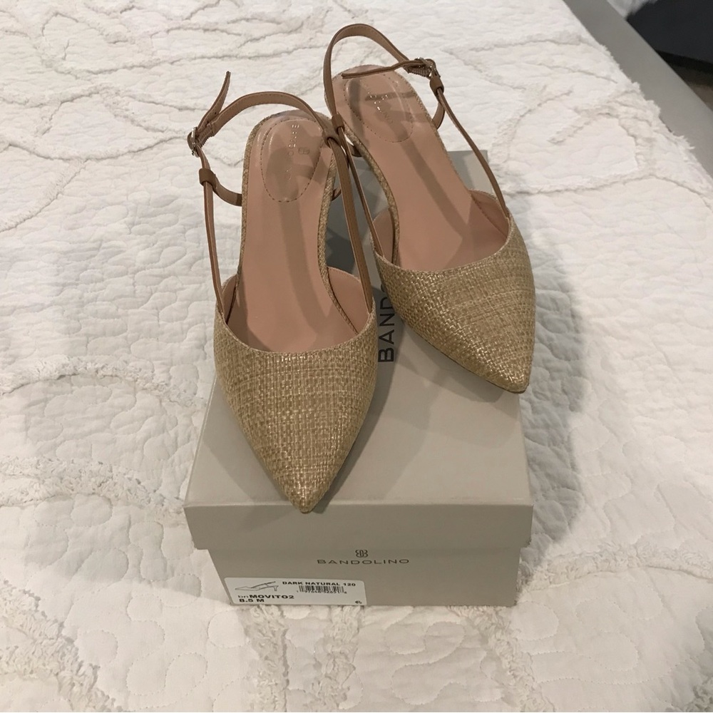 Bandolino Women's Gold Pointed Toe Heels